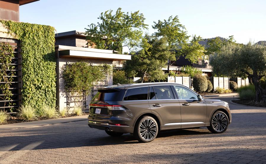  Lincoln Aviator Black Label 2019 года  (фото 28 из 48)